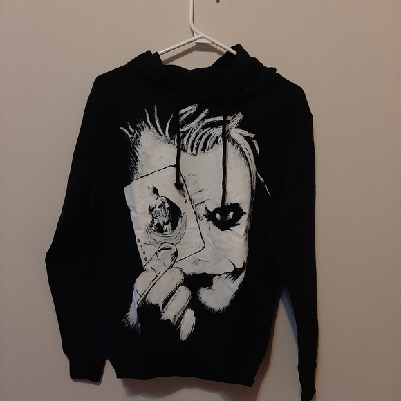 Clothes - Picture 10 of 16